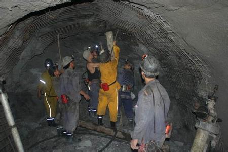 万冲镇工程爆破中的危险因素分析以及应对工程爆破危险的措施